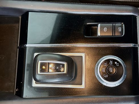 Used 2024 Mitsubishi Outlander SE Black Edition image 20