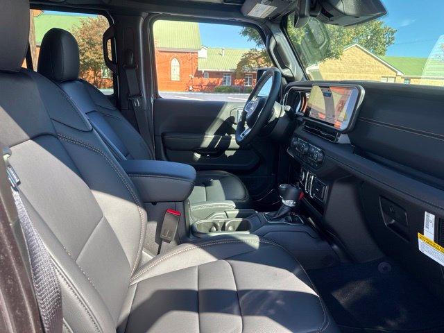 New 2027 Jeep Wrangler Unlimited Sahara AWD/4WD image 10