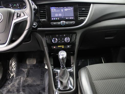 Used 2022 Buick Encore Preferred image 28