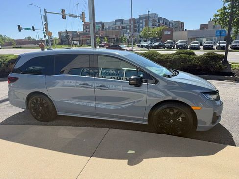 Used 2025 Honda Odyssey Sport-L image 4