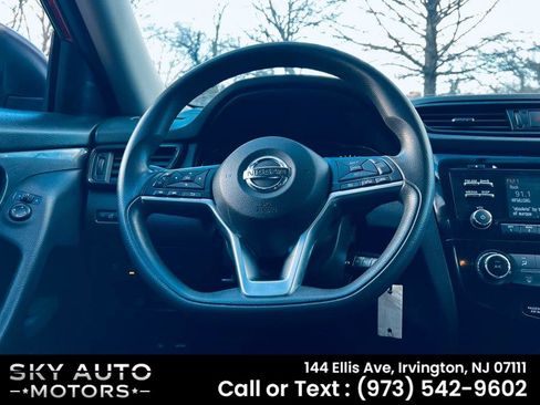 Used 2017 Nissan Rogue S image 12