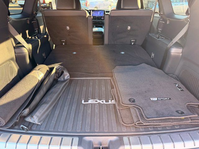 Certified 2026 Lexus TX 500h AWD w/ Technology Package image 30