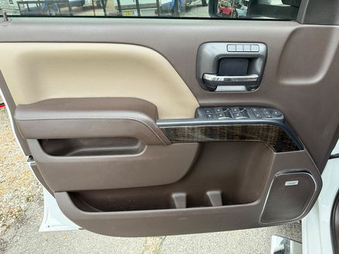 Used 2016 GMC Sierra 2500 Denali w/ Duramax Plus Package AWD/4WD image 23