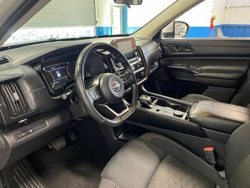 Used 2024 Nissan Pathfinder SV AWD/4WD image 22