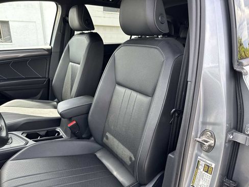 Certified 2023 Volkswagen Tiguan SE R-Line FWD image 23
