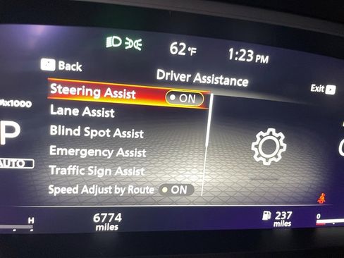 Used 2025 Nissan Rogue SL image 6