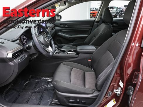 Used 2024 Nissan Altima 2.5 SV w/ SV Premium Package AWD/4WD image 14