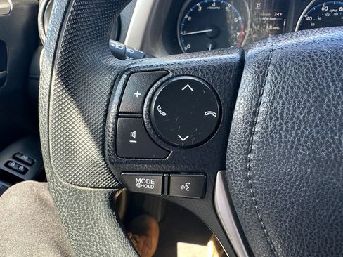 Used 2017 Toyota RAV4 LE w/ Carpet Mat Package AWD/4WD image 20