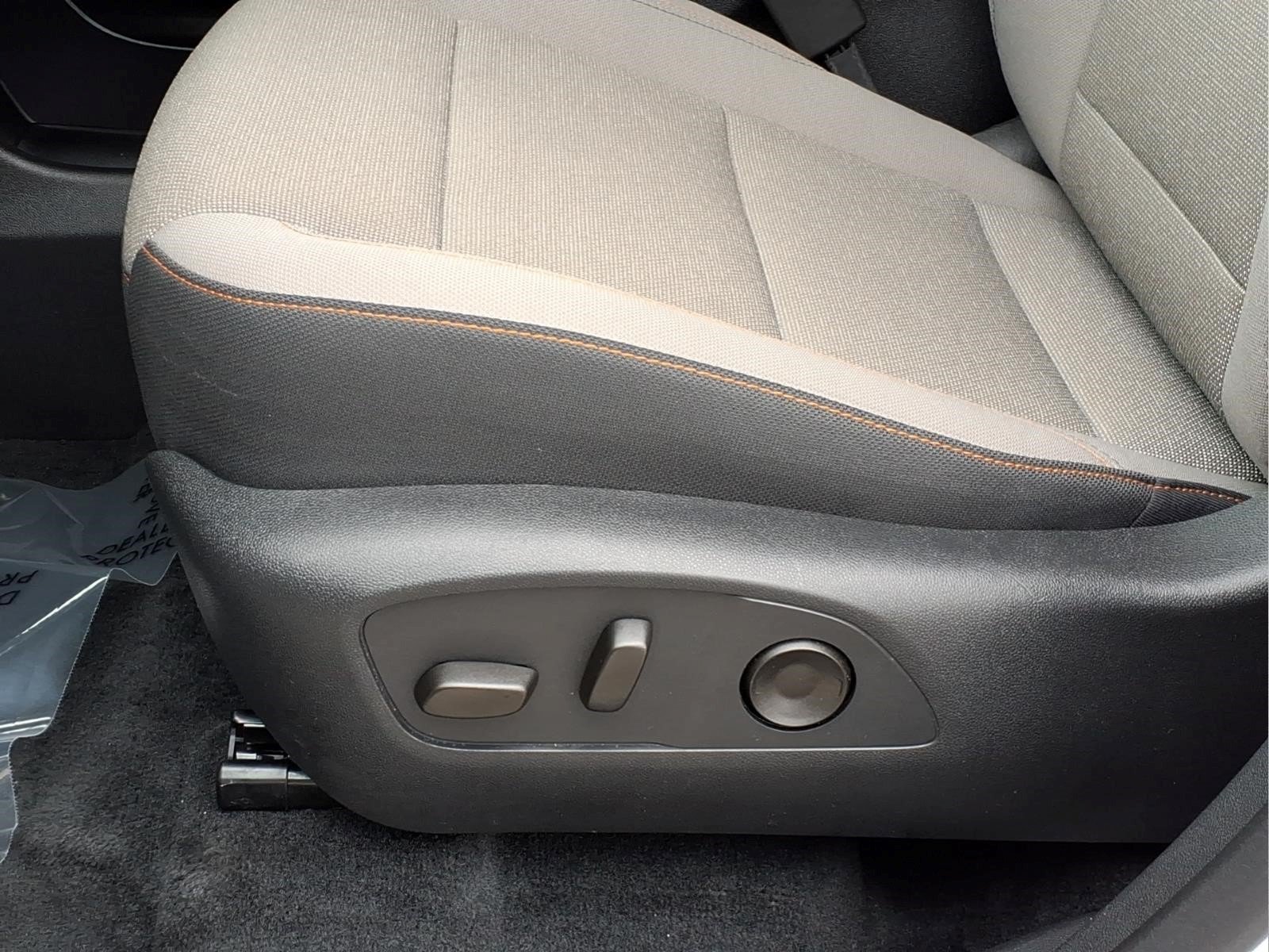 Used 2026 Chevrolet Traverse LT w/ Driver Confidence Package FWD image 21