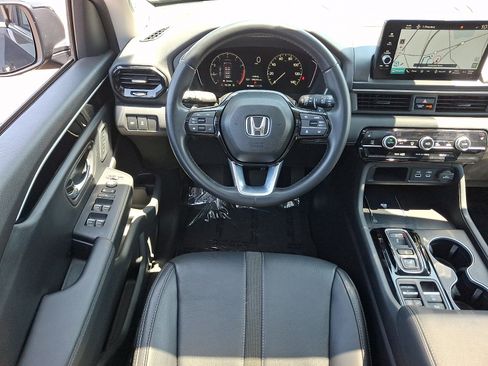Used 2023 Honda Pilot Touring image 12