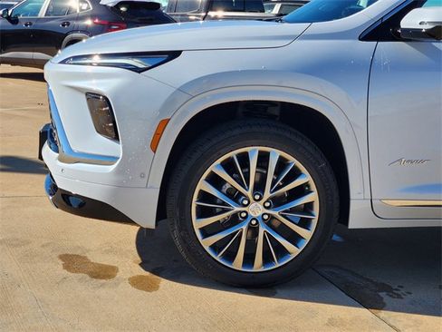 New 2026 Buick Enclave Avenir w/ Super Cruise Package image 8