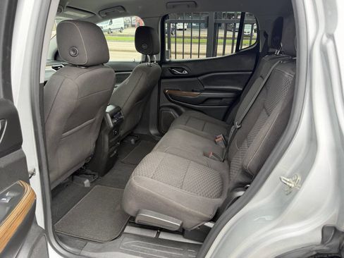 Used 2017 GMC Acadia SLE FWD image 22
