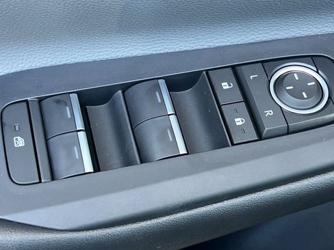 New 2026 Toyota Prius XLE FWD image 11