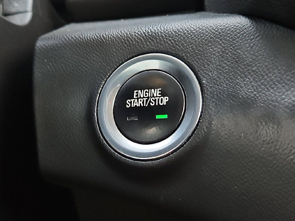 Used 2023 GMC Terrain SLE w/ Driver Convenience Package FWD image 28