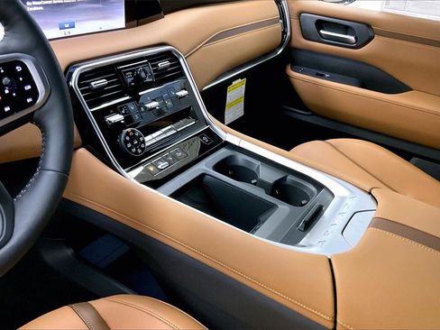 New 2026 Nissan Armada SL w/ Captain's Chari Seat Package image 8