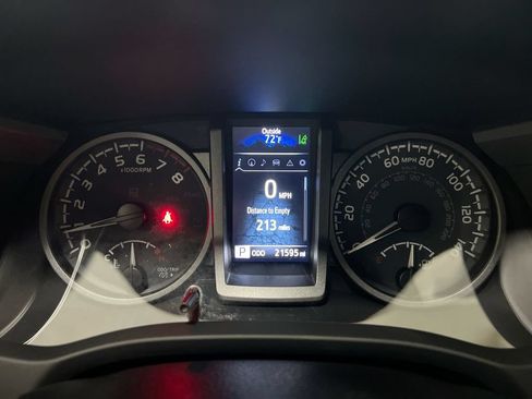 Used 2023 Toyota Tacoma TRD Off-Road AWD/4WD image 12