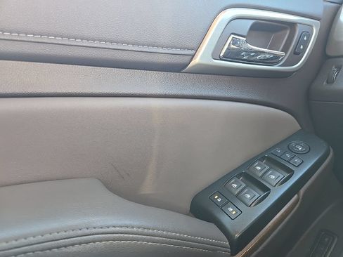 Used 2020 GMC Yukon XL Denali w/ Denali Premium Package AWD/4WD image 18