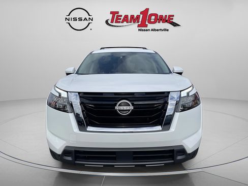 New 2025 Nissan Pathfinder SV image 2