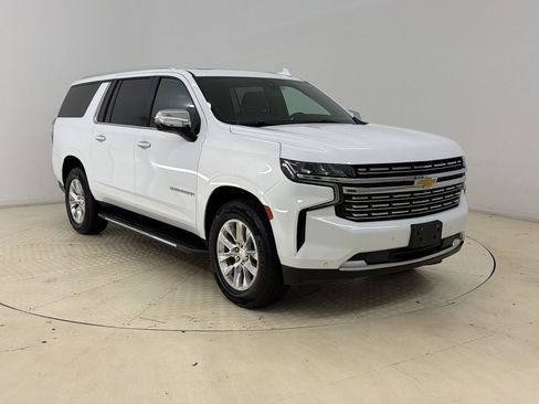 Used 2021 Chevrolet Suburban Premier w/ Premium Package RWD image 7