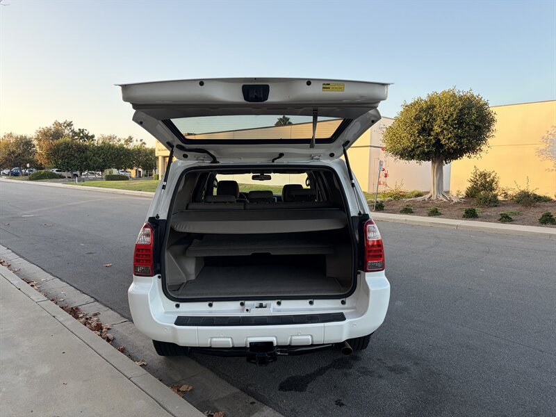 Used 2007 Toyota 4Runner SR5 RWD image 6