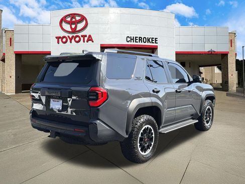 Used 2025 Toyota 4Runner TRD Off-Road Premium AWD/4WD image 5