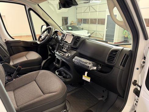 Used 2024 RAM ProMaster 2500 w/ Safety Group FWD image 27