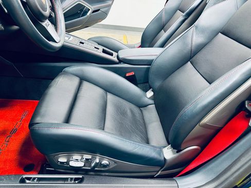 Used 2019 Porsche 718 Boxster GTS image 35