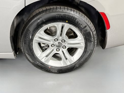 Used 2023 Dodge Charger SXT image 37