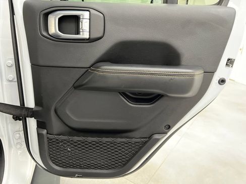 Used 2024 Jeep Wrangler Unlimited Sahara AWD/4WD image 24