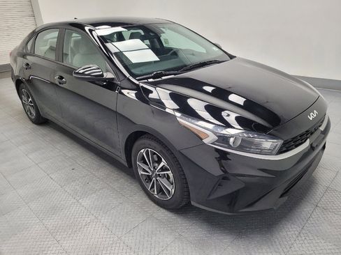 Used 2023 Kia Forte LXS w/ LXS Technology Package FWD image 11