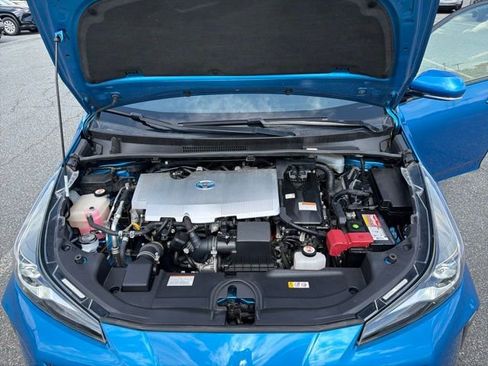 Used 2020 Toyota Prius LE AWD/4WD image 23