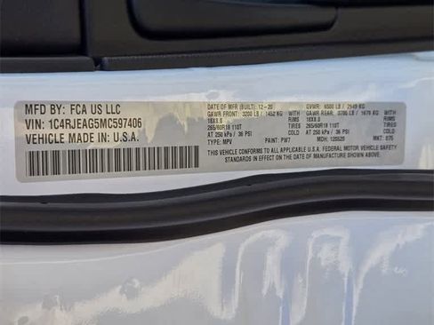 Used 2021 Jeep Grand Cherokee Laredo X image 16