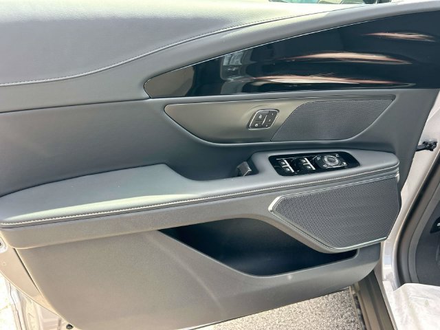 New 2026 Lincoln Nautilus Premier w/ Jet Appearance Package AWD/4WD image 22