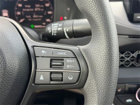 Certified 2025 Honda Accord SE image 19