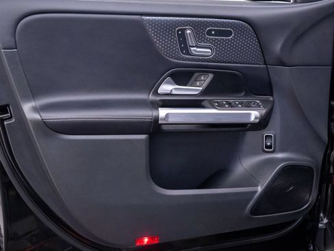 Used 2026 Mercedes-Benz GLB 250 image 14