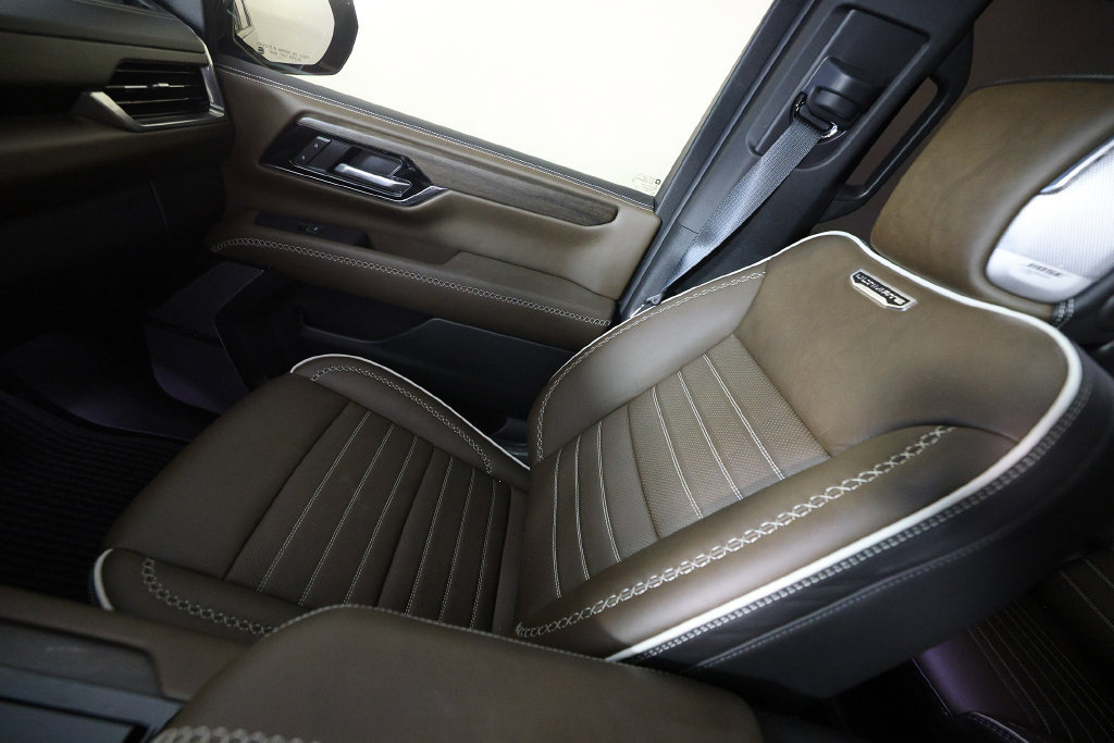 Used 2026 GMC Yukon XL Denali Ultimate AWD/4WD image 38