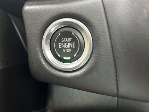 Used 2021 Chevrolet Suburban High Country image 28