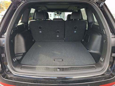 New 2025 Jeep Grand Cherokee Limited w/ Black Appearance Package image 14