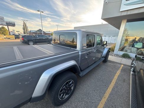 Used 2020 Jeep Gladiator Overland AWD/4WD image 8