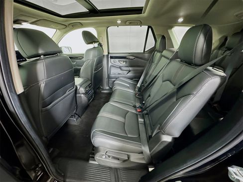 Used 2025 Honda Pilot Touring image 22