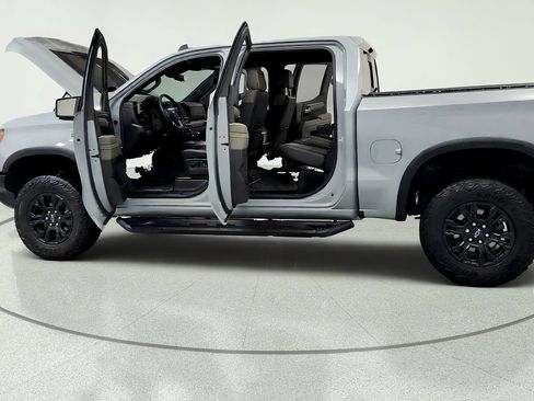 Used 2025 Chevrolet Silverado 1500 ZR2 w/ Technology Package AWD/4WD image 10