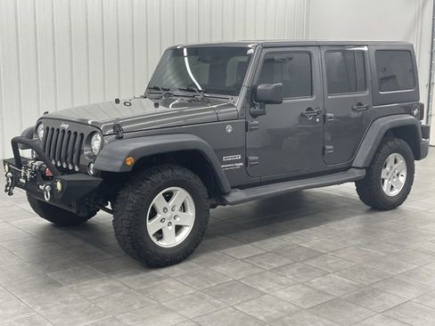 Used 2018 Jeep Wrangler Unlimited Sport S image 4