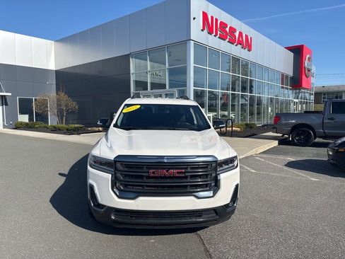 Used 2022 GMC Acadia AT4 image 2