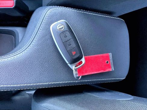 Used 2025 Nissan Kicks Play S image 10