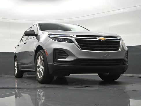 Used 2024 Chevrolet Equinox LS FWD image 29