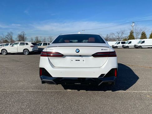 New 2026 BMW 530i xDrive image 3