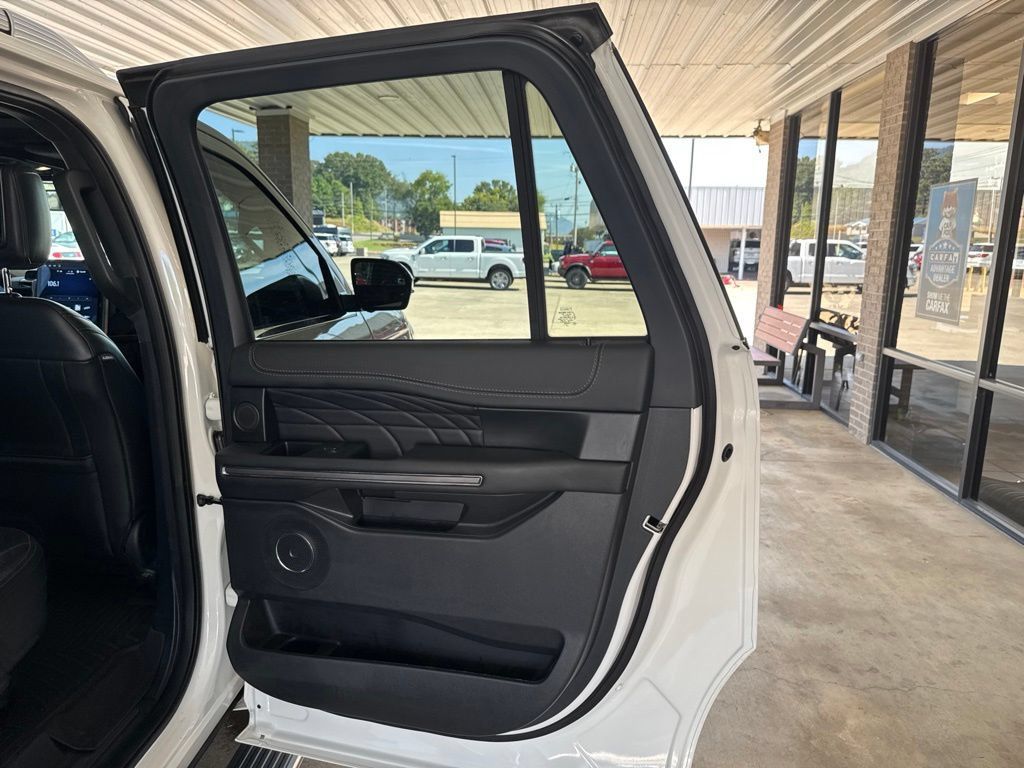 Used 2023 Ford Expedition Max Platinum AWD/4WD image 29