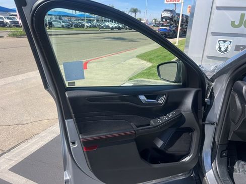 Used 2024 Ford Escape ST-Line image 19