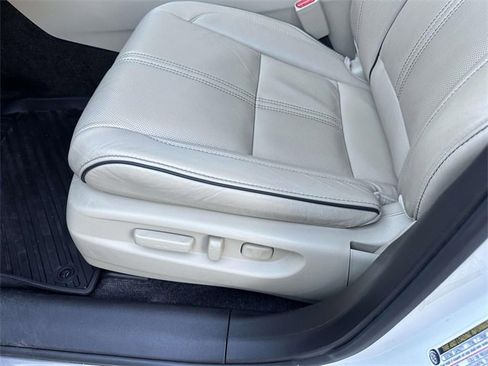 Used 2017 Acura MDX SH-AWD image 23