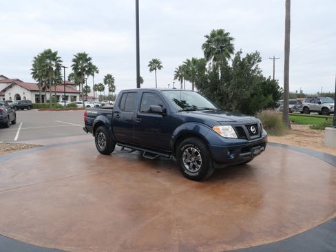 Used 2017 Nissan Frontier Desert Runner image 1